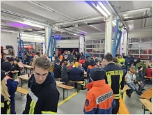 Laternenumzug am 11.11.2023, Fahrzeughalle