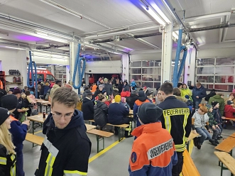 Laternenumzug am 11.11.2023, Fahrzeughalle&nbsp;&copy;&nbsp;Feuerwehr Stadt Uslar