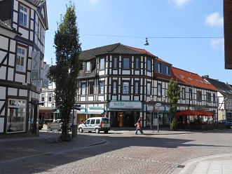 abgeschrägte Häuser am Lavesplatz&nbsp;&copy;&nbsp;Stadt Uslar