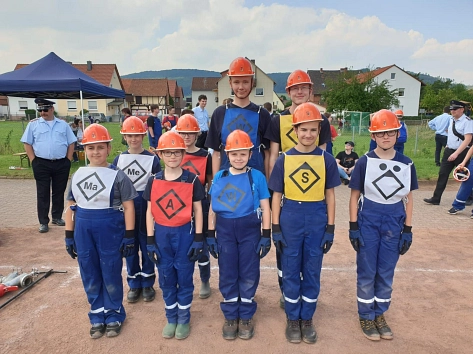 Jugendfeuerwehr Schönhagen Wettkampfgruppe angetreten.&nbsp;&copy;&nbsp;Feuerwehr Stadt Uslar