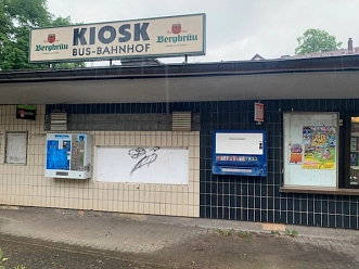 Die Rückseite des Kiosk am neustädter Platz mit Automaten&nbsp;&copy;&nbsp;Stadt Uslar